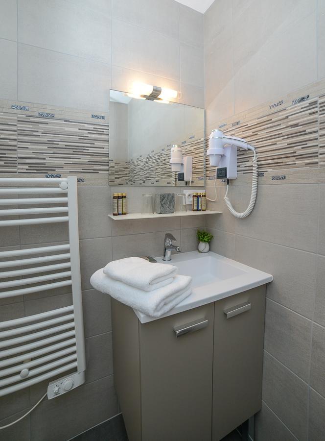 Novalaise Plage Luaran gambar