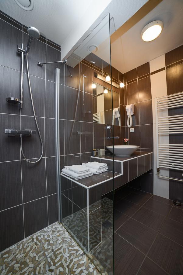 Novalaise Plage Luaran gambar