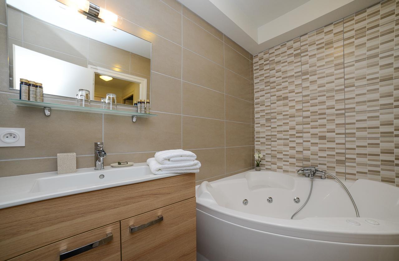 Novalaise Plage Luaran gambar